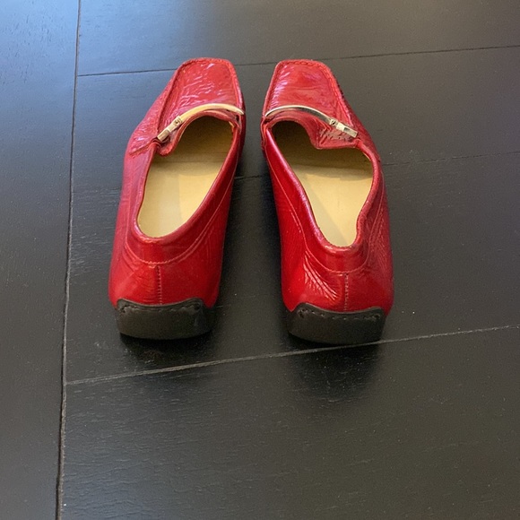 Stuart Weitzman Red Patent Loafers. Made in Spain. Size 8.5 Narrow - Picture 3 of 16